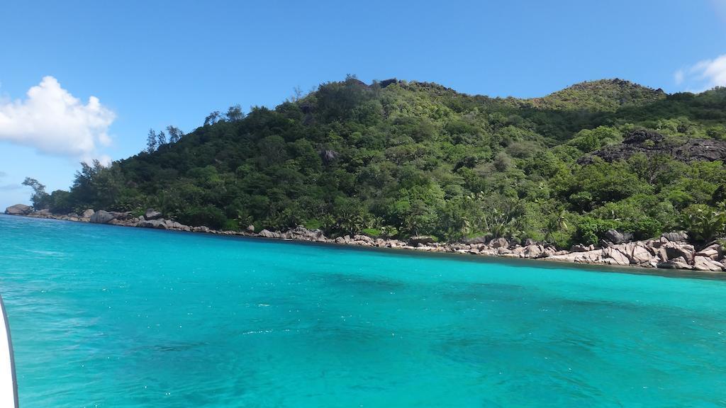 ル ポート ゲストハウス Baie Sainte Anne エクステリア 写真