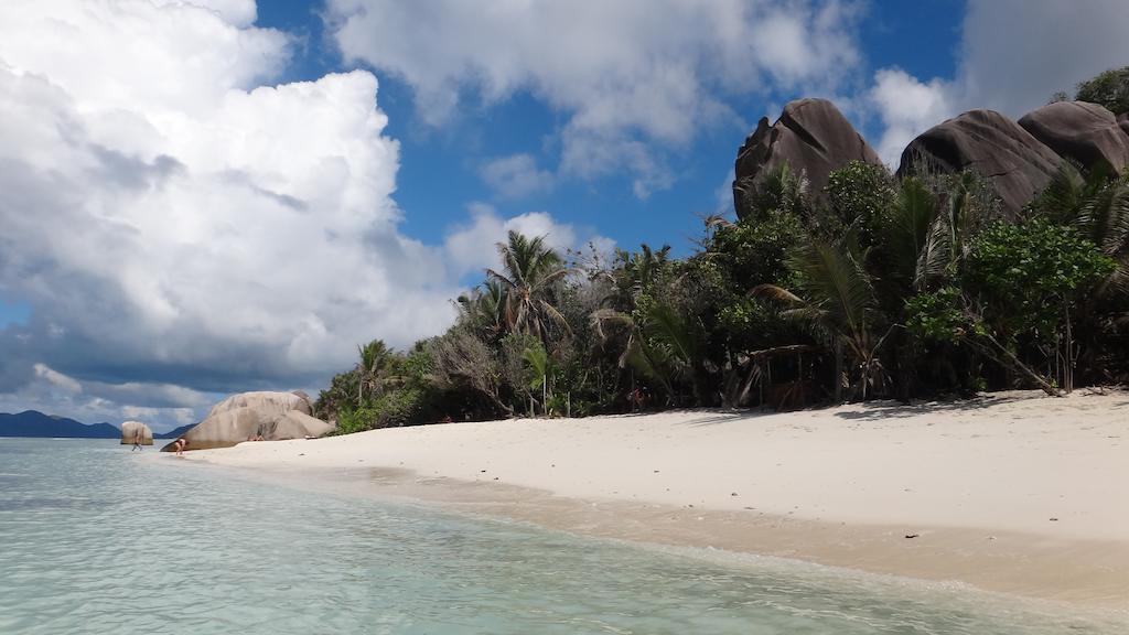 ル ポート ゲストハウス Baie Sainte Anne エクステリア 写真